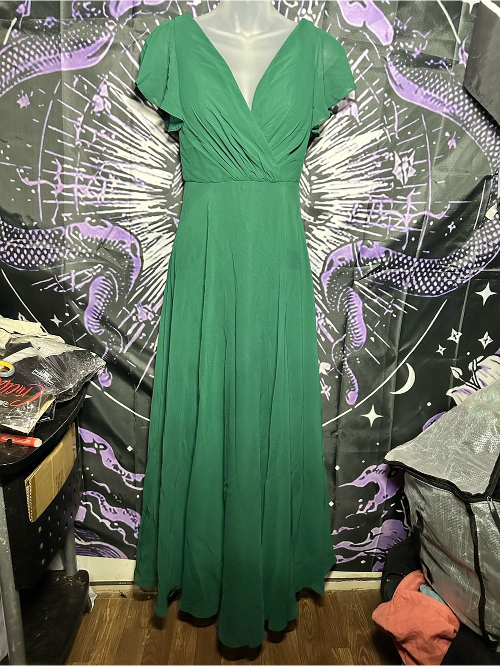 V-Neck Green Maxi Dress with Flutter Sleeves